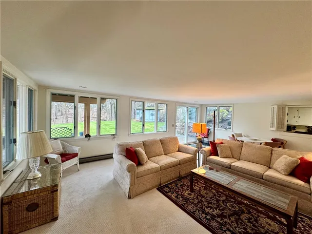 $1,900 | 333 Colebrook Drive, Irondequoit, NY 14617