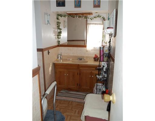 149 Ripley Road Dexter, ME 04930 - Photo 20 of 24 Bathroom.