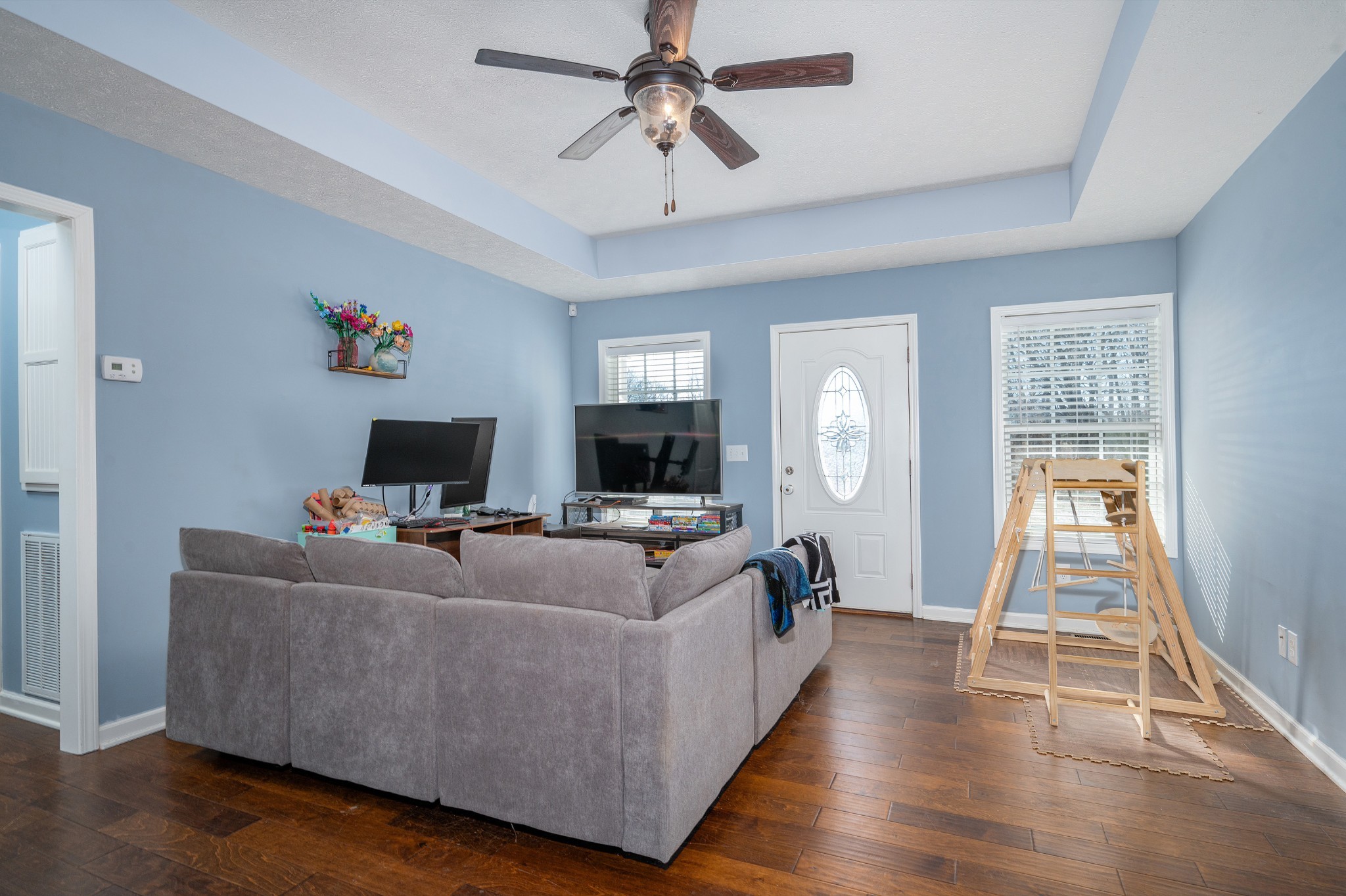 2995 Oak Grove Church Road Bethpage, TN 37022 - Photo 3 of 28 a living room with furniture and a flat screen tv