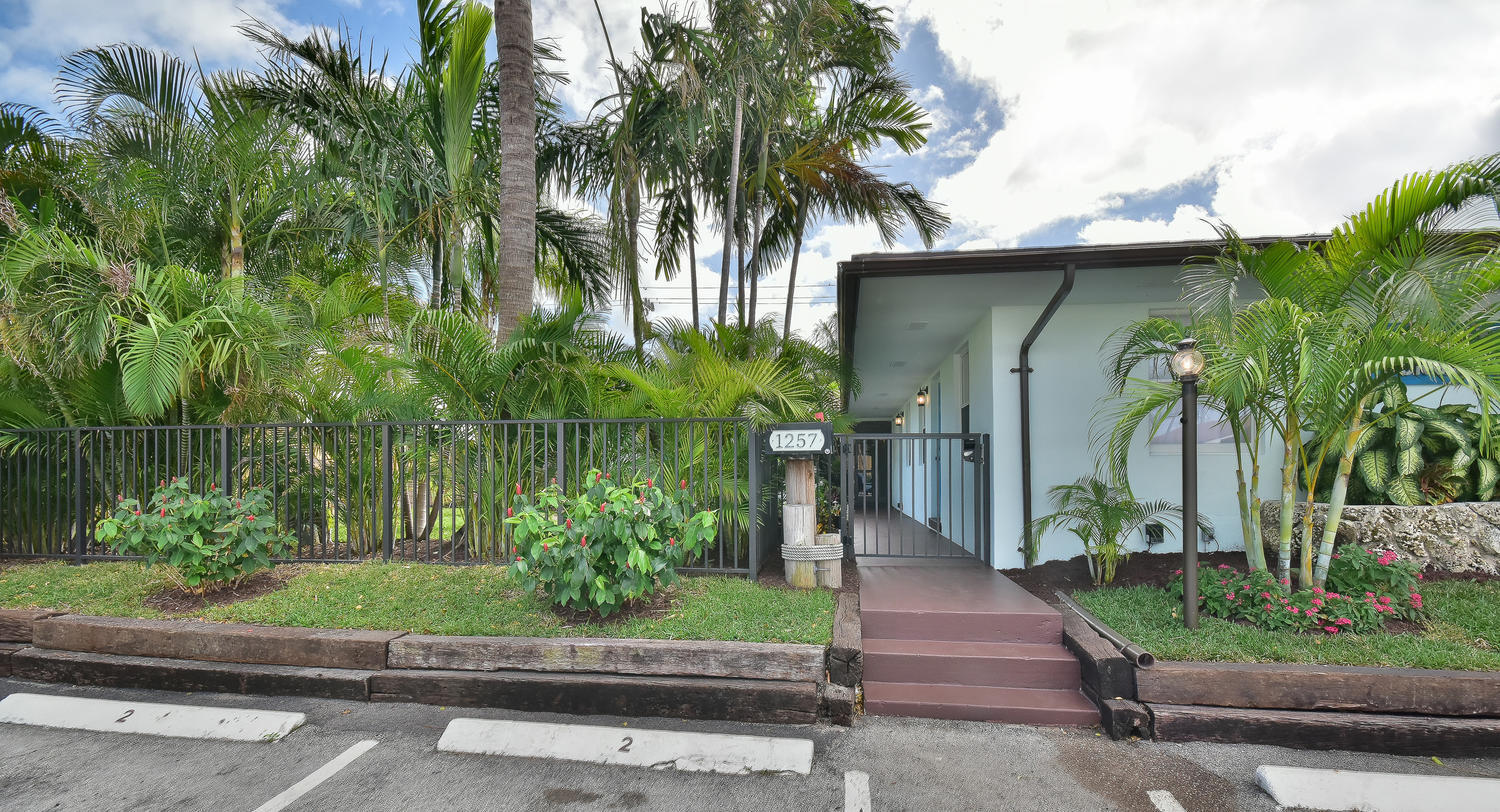 1257 Beach Road Singer Island, FL 33404 - Photo 64 of 71 1257 Beach Rd West Palm Beach-large-062-