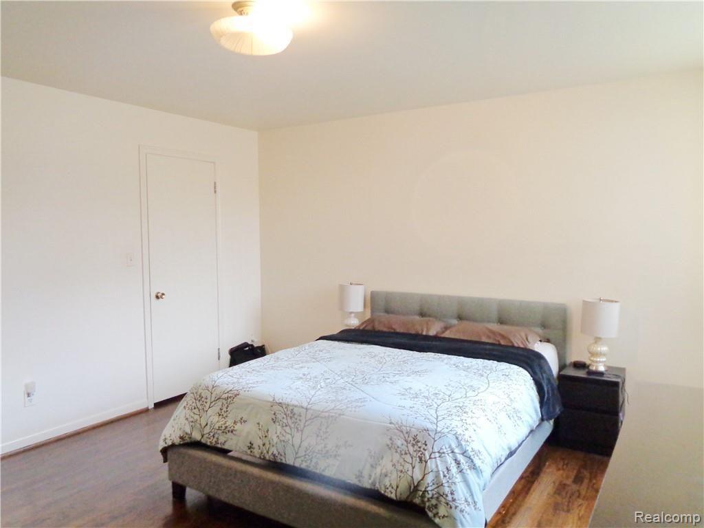 4049 West Maple Road, Unit 105 Bloomfield Hills, MI 48301 - Photo 11 of 14 4049 W Maple_11.JPG