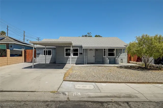 $1,800 | 1405 East Bridger Avenue, Unit A, Las Vegas, NV 89101