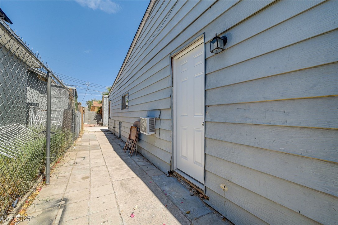 1405 East Bridger Avenue, Unit A Las Vegas, NV 89101 - Photo 28 of 37