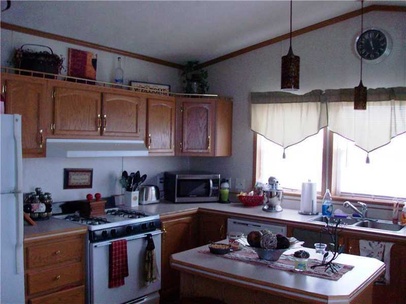 1031 Rte 18, Unit 15 Burgettstown, PA 15021 - Photo 2 of 17 Kitchen.