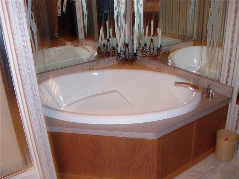 1031 Rte 18, Unit 15 Burgettstown, PA 15021 - Photo 11 of 17 Master Bath/Spa.