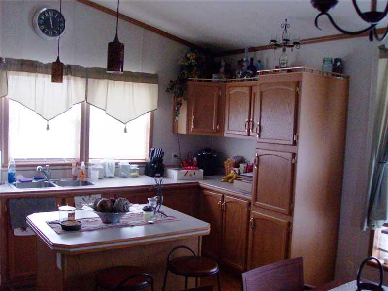 1031 Rte 18, Unit 15 Burgettstown, PA 15021 - Photo 4 of 17 Kitchen.
