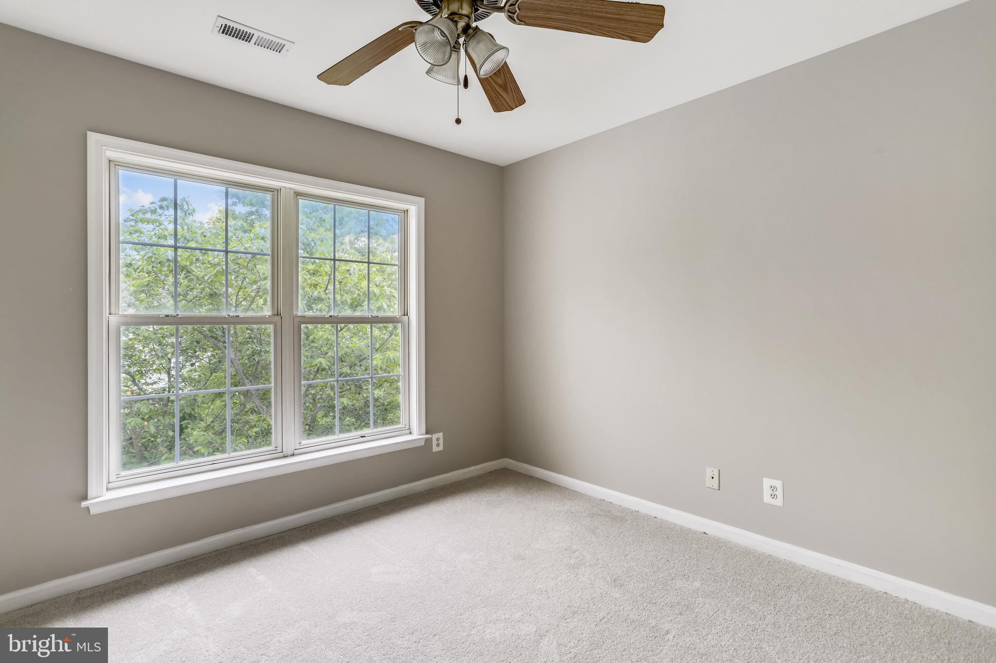 16 Sunset Ridge Lane Fredericksburg, VA 22405 - Photo 20 of 35 an empty room with a window