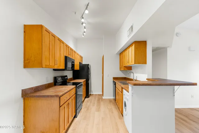 $334,900 | 1385 West University Avenue, Unit 240, Flagstaff, AZ 86001