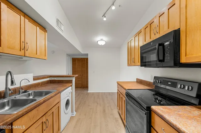 $334,900 | 1385 West University Avenue, Unit 240, Flagstaff, AZ 86001