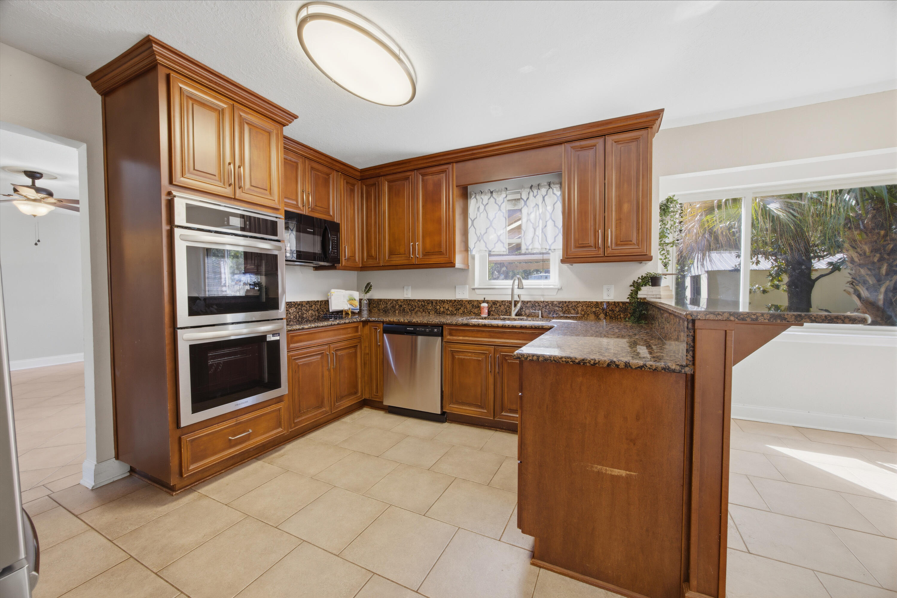 157 Country Club Road Shalimar, FL 32579 - Photo 9 of 72 E79A1143