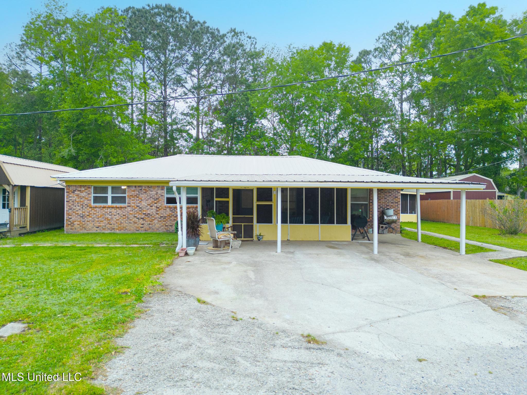8301 Sherbrook Street Moss Point, MS 39562 - Photo 5 of 24 8301 Sherbrook-6