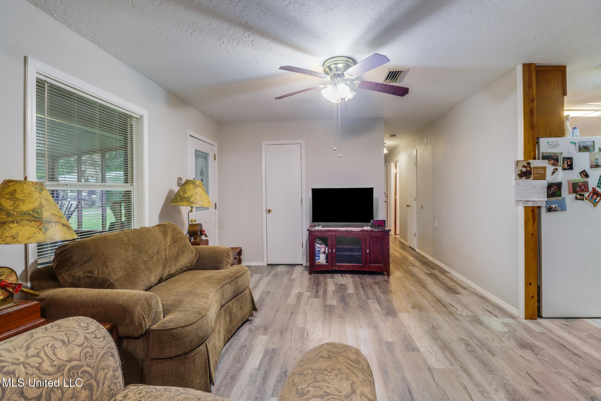 8301 Sherbrook Street Moss Point, MS 39562 - Photo 8 of 24 IMG_6367