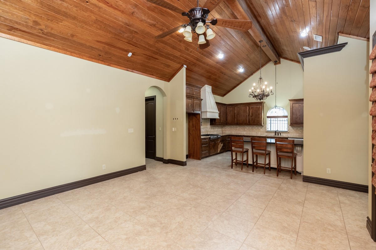 3365 Esplanade Beaumont, TX 77707 - Photo 20 of 33 a view of a livingroom with furniture and a ceiling fan