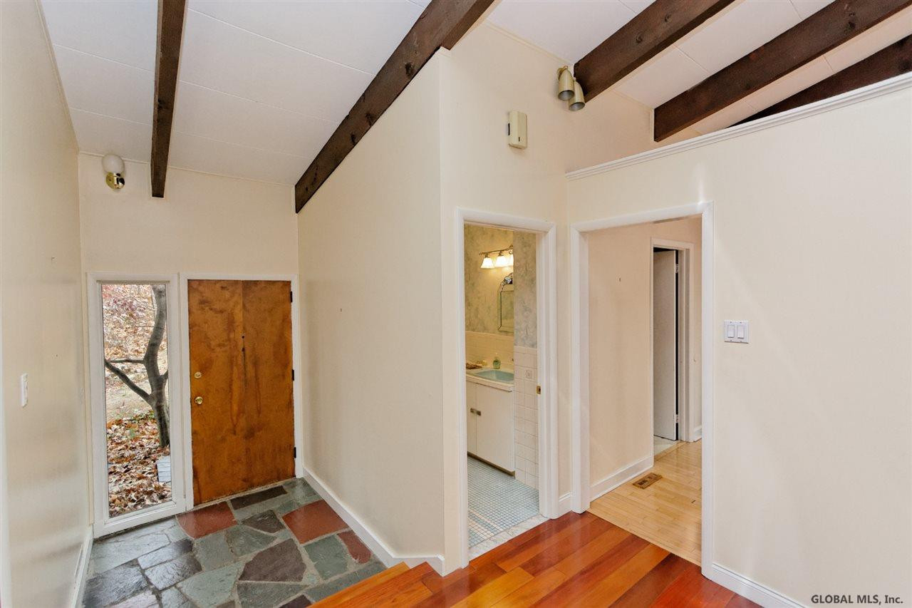 18 Pollock Road Colonie, NY 12110 - Photo 2 of 21 Photo 2