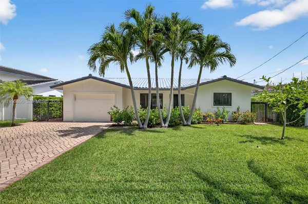 $1,398,000 | 2481 Southeast 15th Street, Pompano Beach, FL 33062