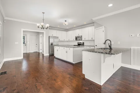 $3,850 | 4520 Georgia Avenue, Nashville, TN 37209