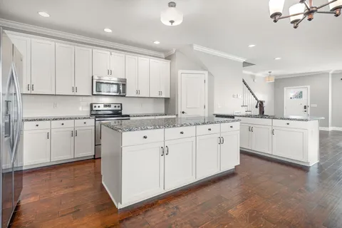 $3,850 | 4520 Georgia Avenue, Nashville, TN 37209