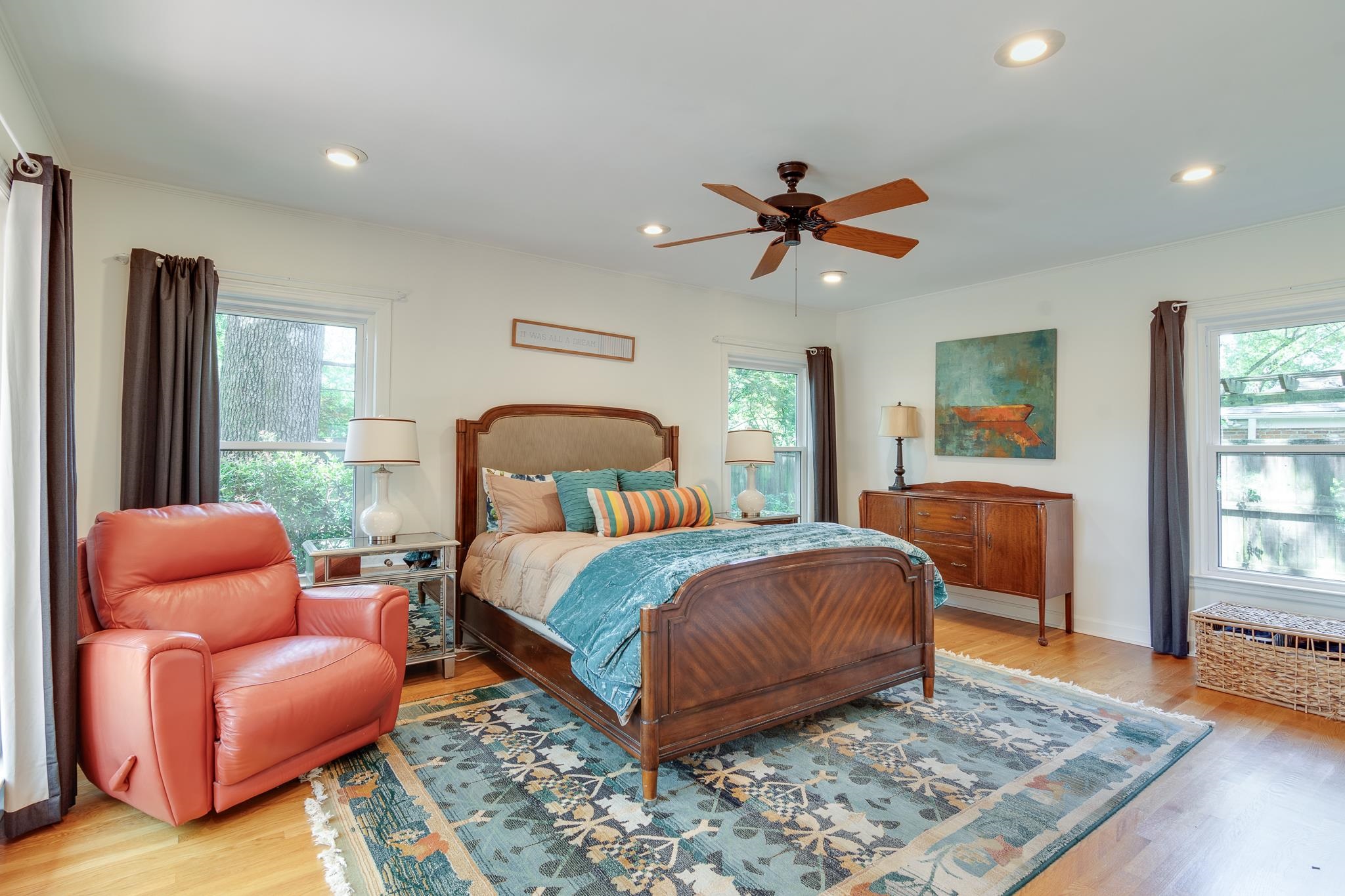 4263 Burgundy Road Memphis, TN 38111 - Photo 18 of 38 Features multiple windows, a private bathroom and great closet!