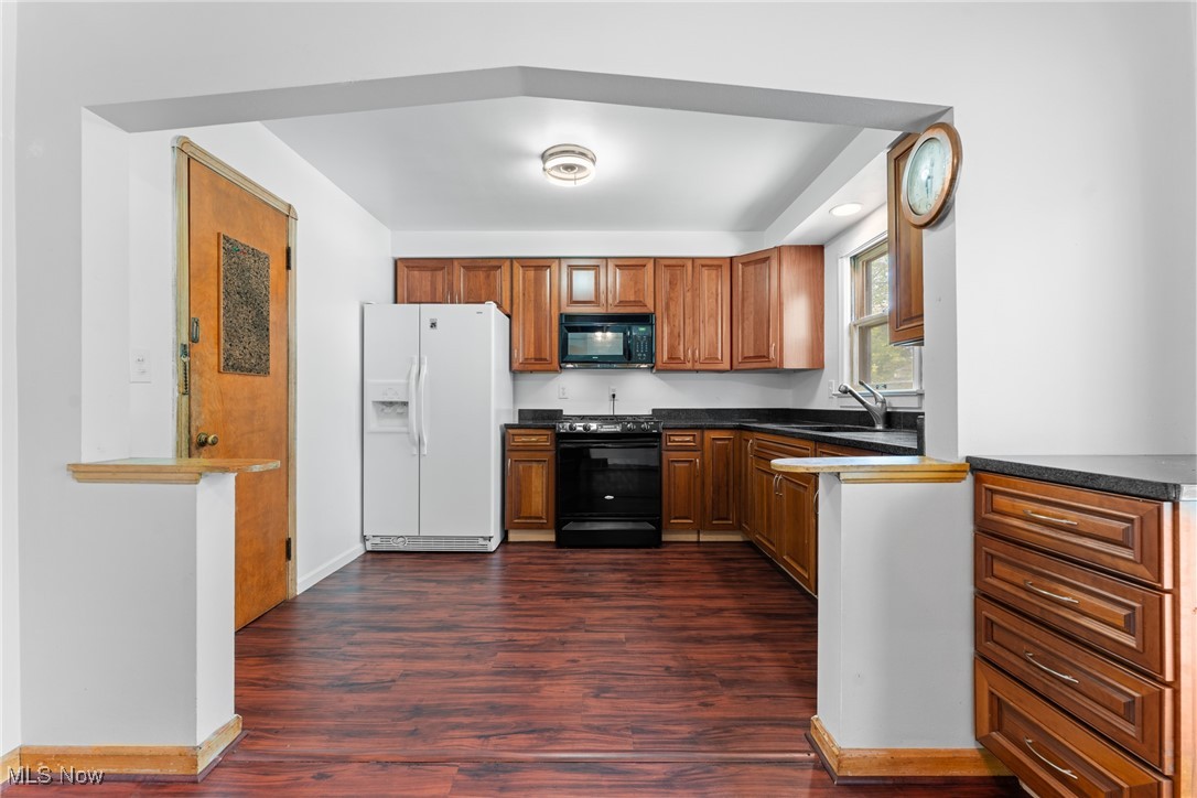 5860 Pearl Road Cleveland, OH 44130 - Photo 17 of 47