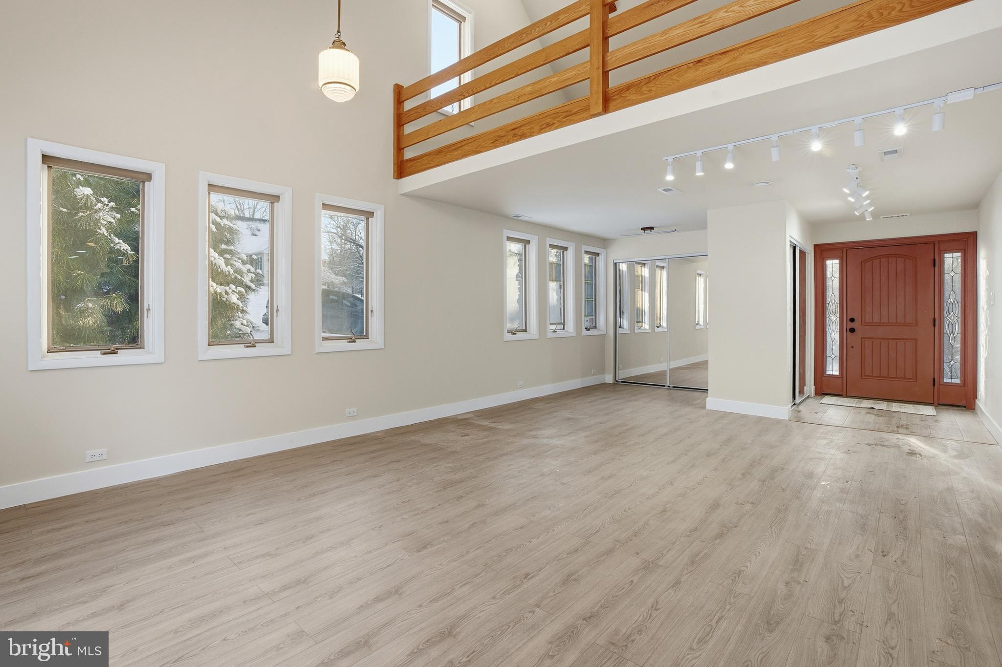 2480 Dale Road Huntingdon Valley, PA 19006 - Photo 6 of 54 Loft style living room