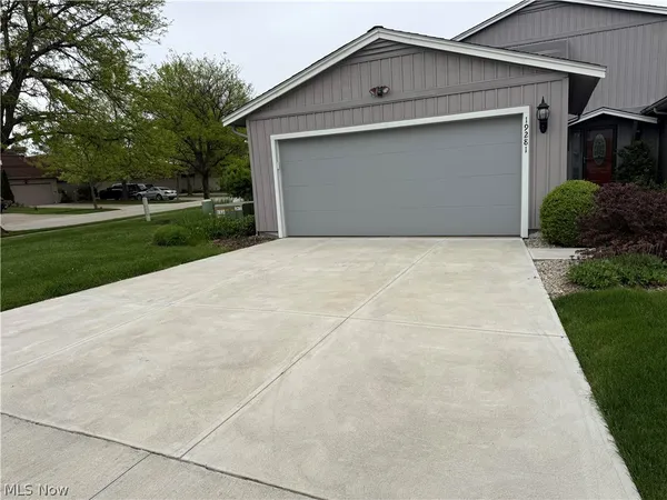 $279,900 | 19281 Idlewood Trail, Strongsville, OH 44149