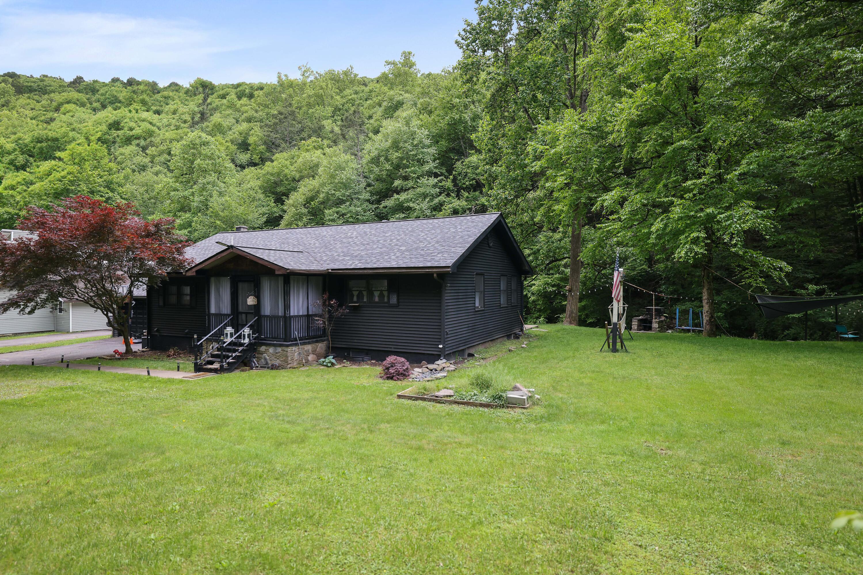 522 Sutton Creek Road Pittston, PA 18643 - Photo 3 of 44 RBR57211