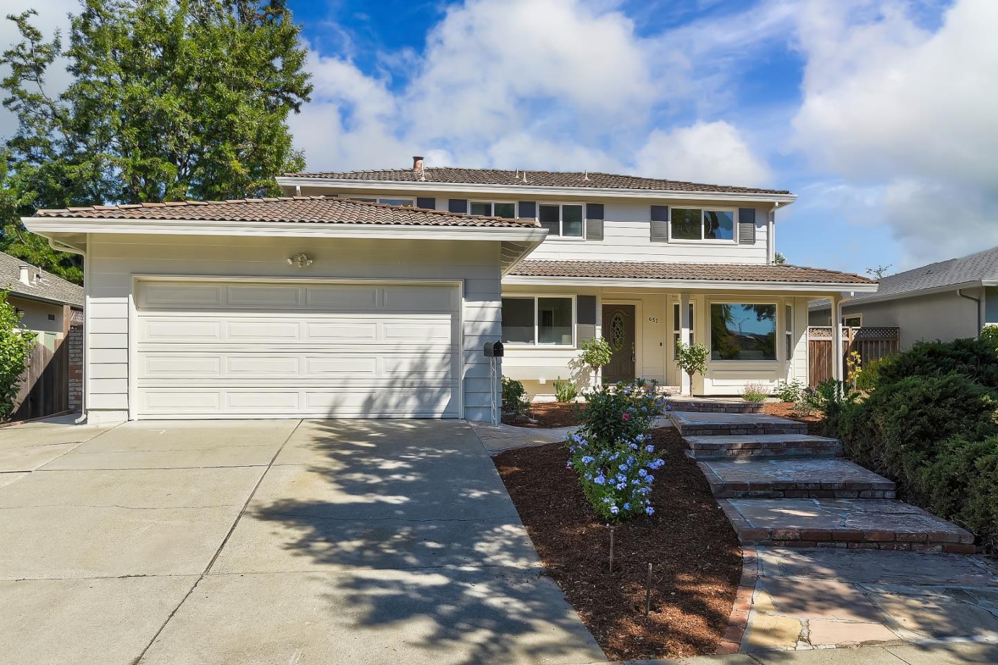 632 Smoke Tree Way Sunnyvale, CA 94086 - Photo 4 of 38 a front view of a house with yard