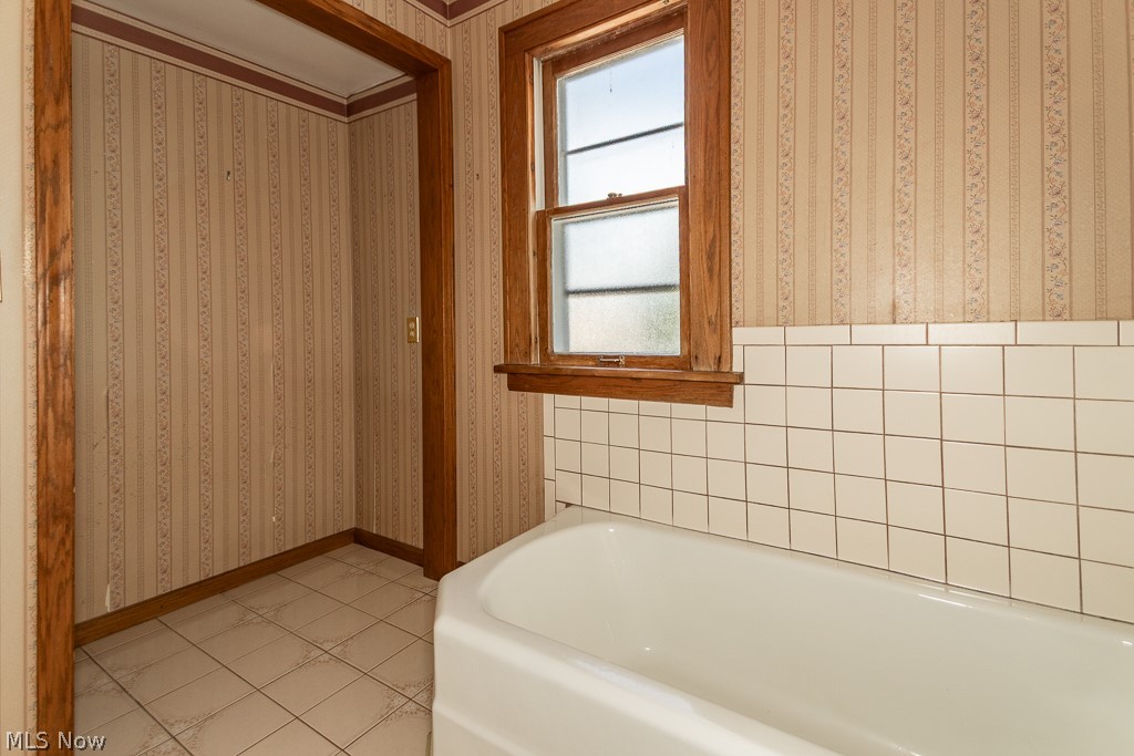 17709 Crestland Road Cleveland, OH 44119 - Photo 28 of 42