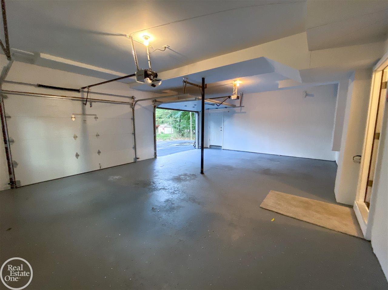 1501 Rochingham Drive Rochester, MI 48309 - Photo 50 of 59 50047101-49.JPG