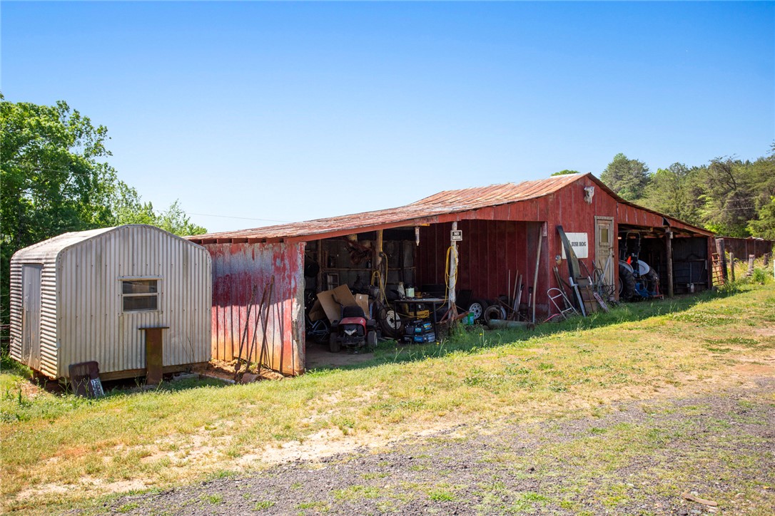 249 Farmers Hill Road Liberty, SC 29657 - Photo 16 of 49
