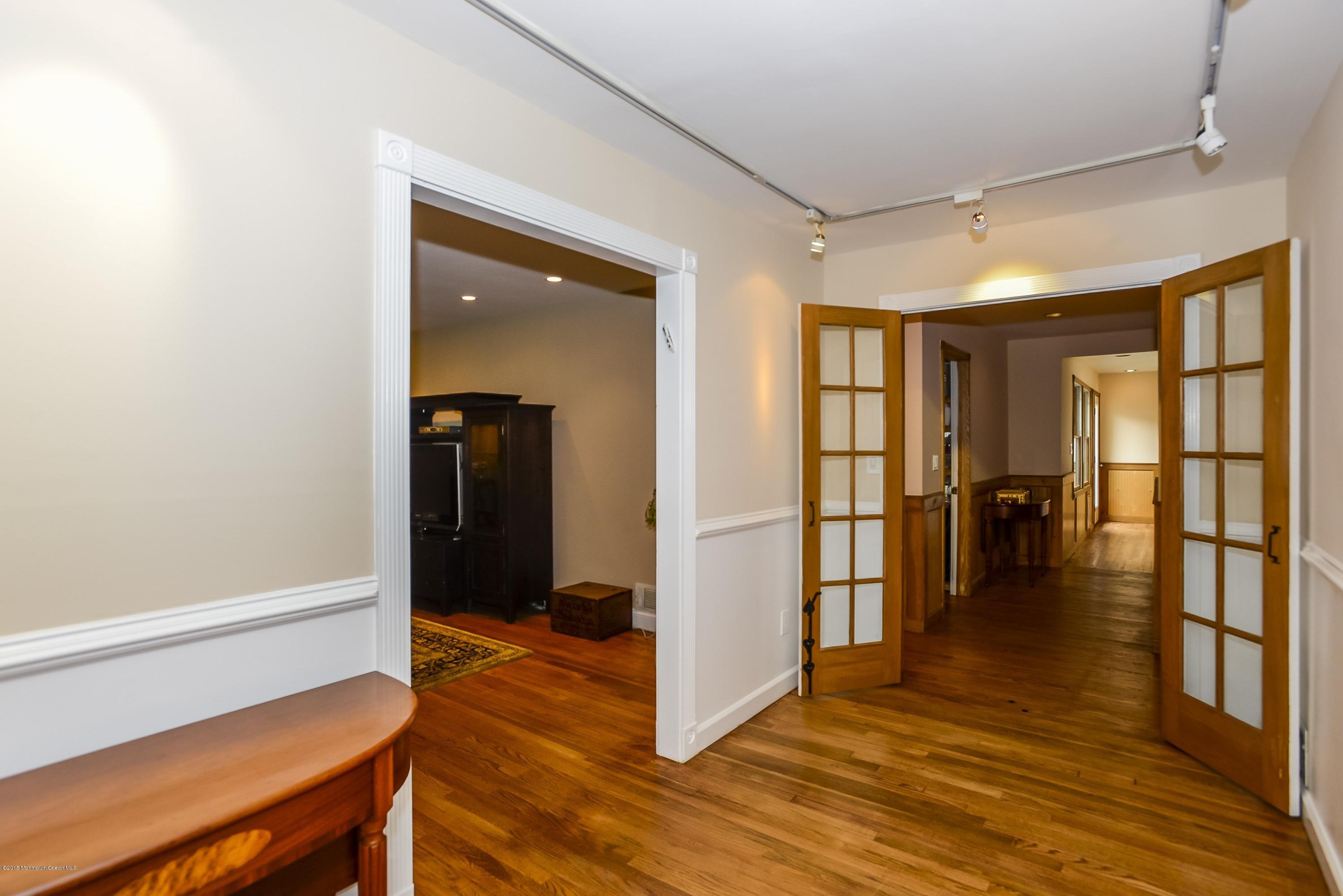 86 Kings Road Little Silver, NJ 07739 - Photo 3 of 36 Foyer