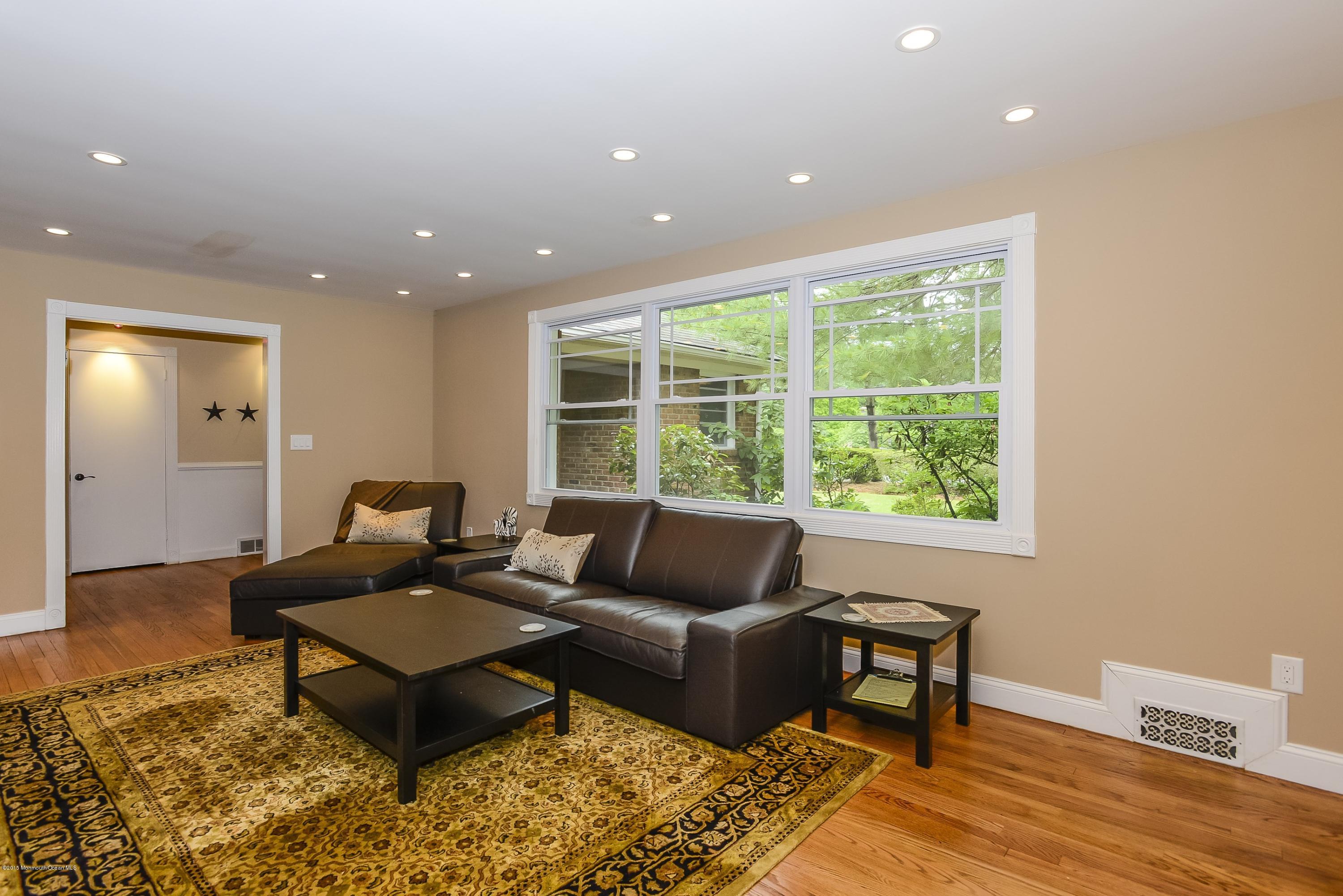 86 Kings Road Little Silver, NJ 07739 - Photo 6 of 36 Living Room