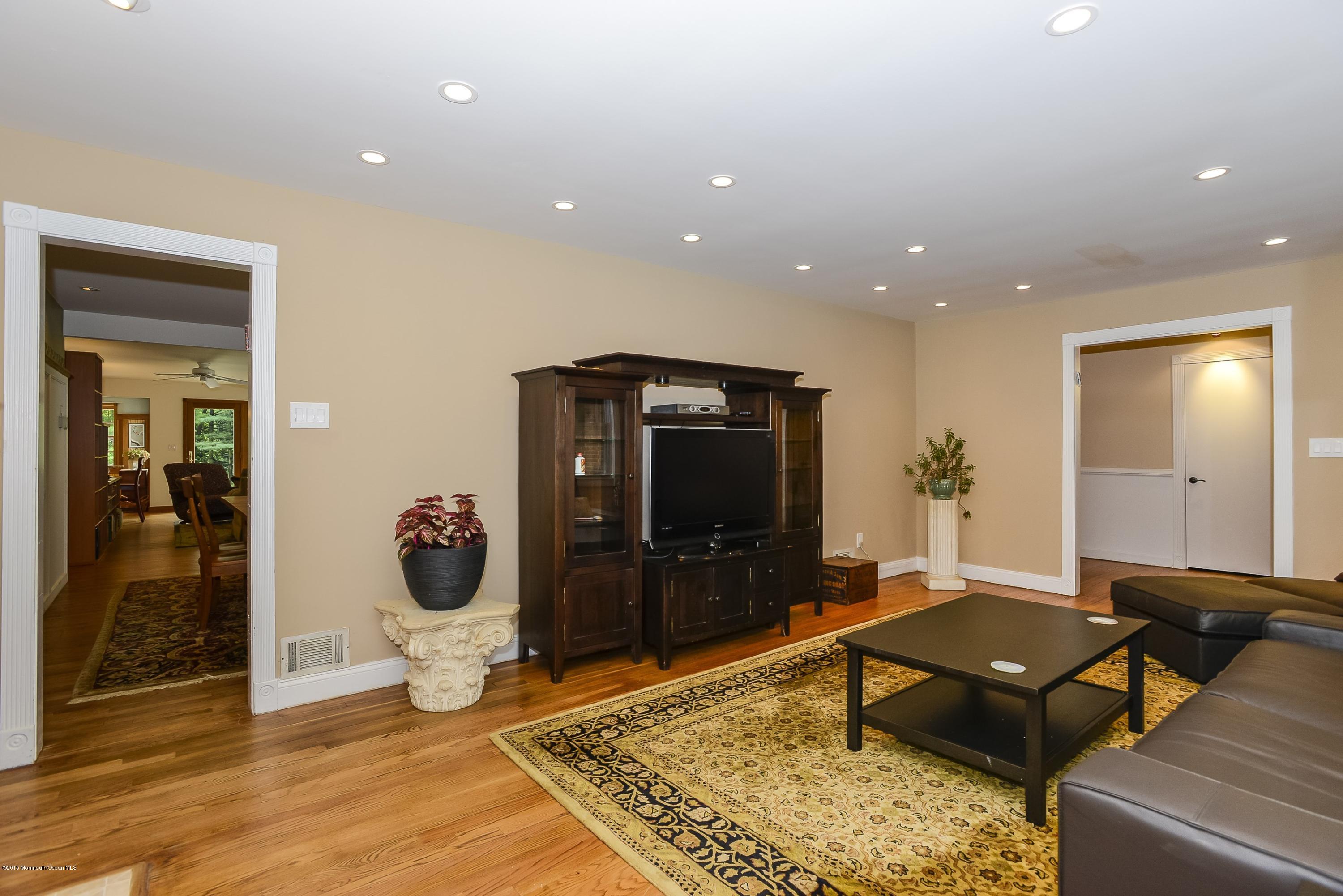 86 Kings Road Little Silver, NJ 07739 - Photo 7 of 36 Living Room