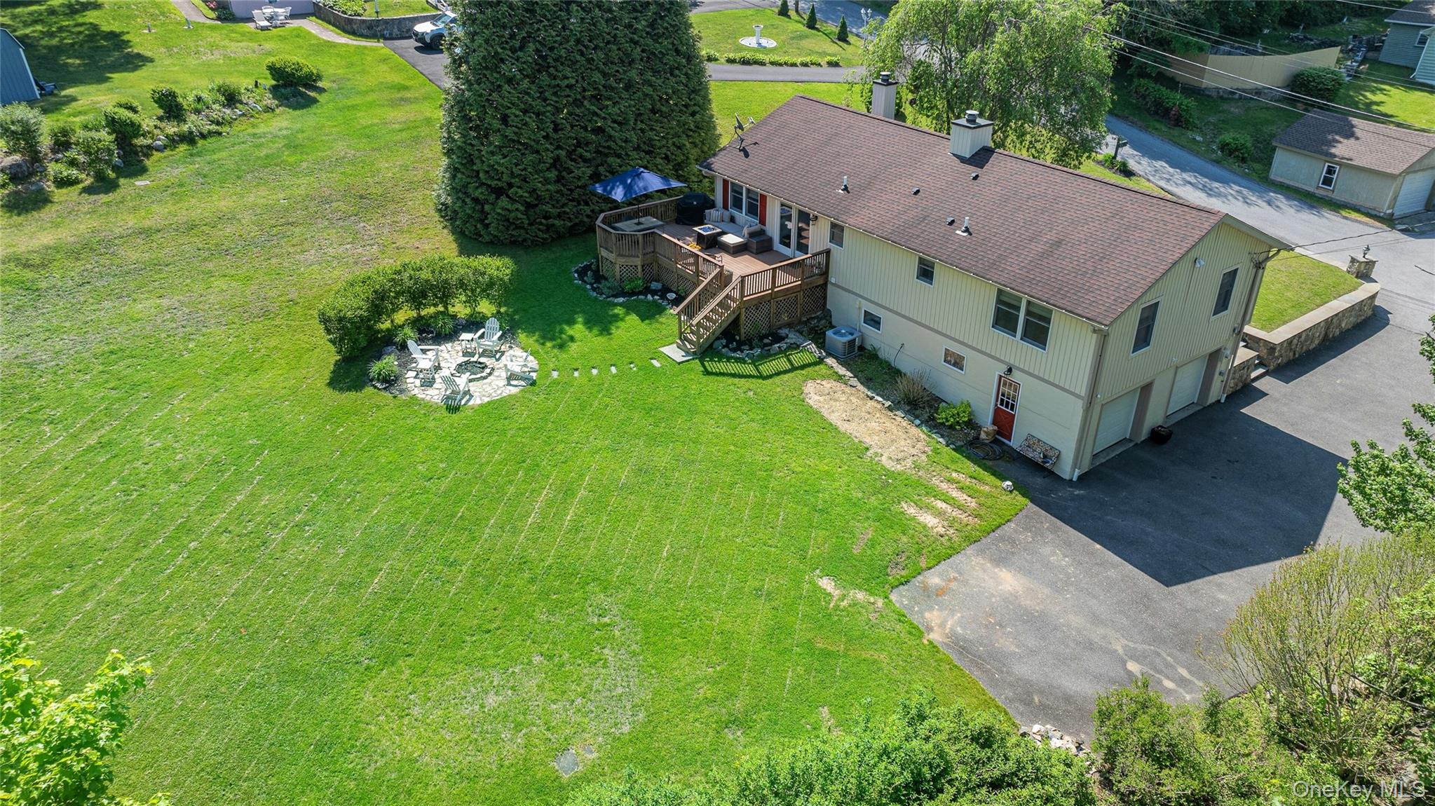 340 Osceola Road Jefferson Valley, NY 10535 - Photo 45 of 48 an aerial view of a house having yard