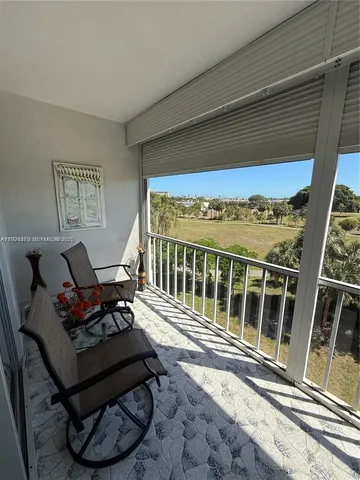 $149,900 | 4800 Hillcrest Lane, Unit 511, Hollywood, FL 33021