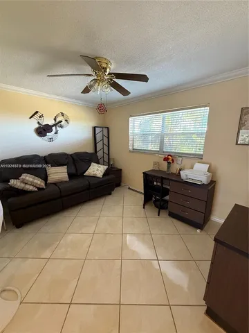 $149,900 | 4800 Hillcrest Lane, Unit 511, Hollywood, FL 33021