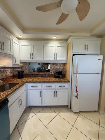$149,900 | 4800 Hillcrest Lane, Unit 511, Hollywood, FL 33021