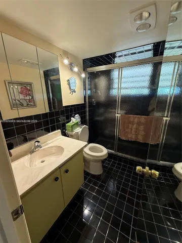 $149,900 | 4800 Hillcrest Lane, Unit 511, Hollywood, FL 33021