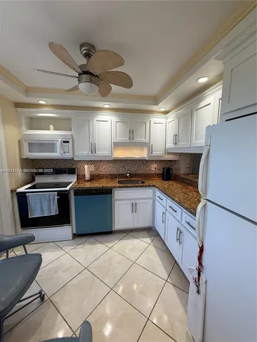 $149,900 | 4800 Hillcrest Lane, Unit 511, Hollywood, FL 33021
