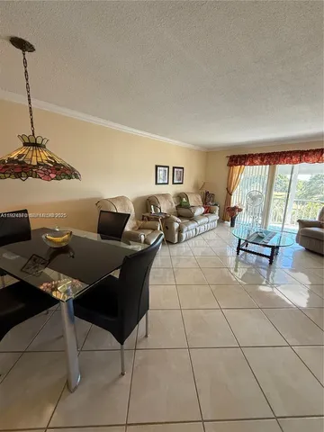 $149,900 | 4800 Hillcrest Lane, Unit 511, Hollywood, FL 33021