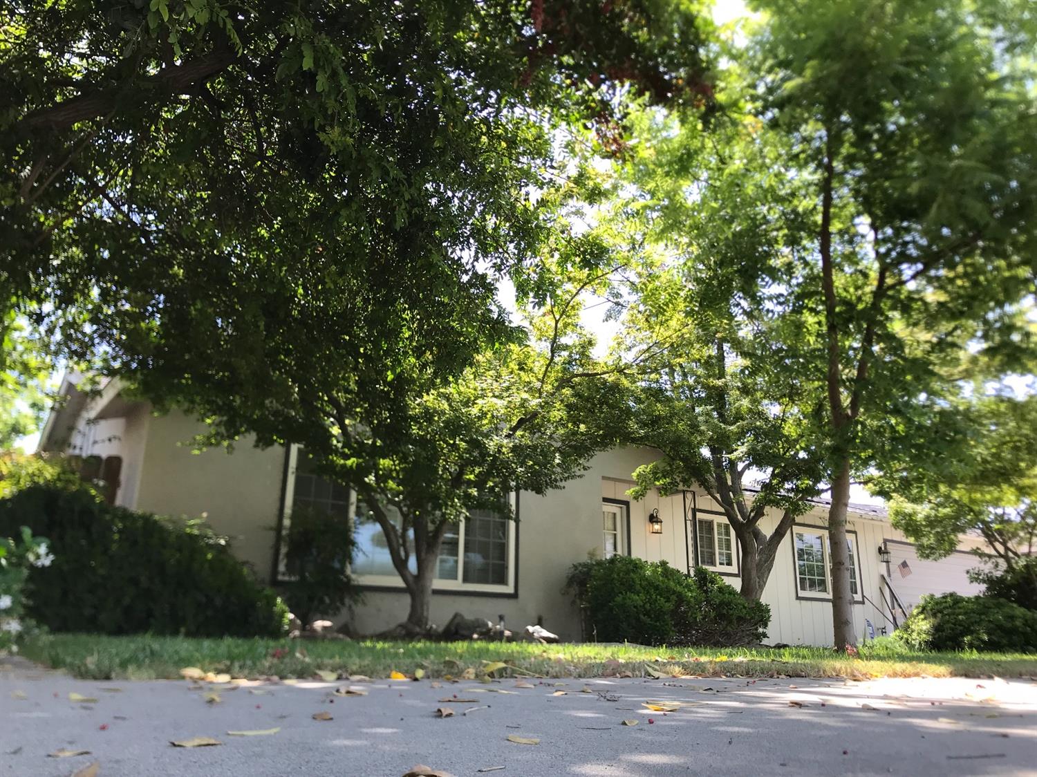 1606 South Hope Avenue Reedley, CA 93654 - Photo 2 of 5 Gallery Image 2
