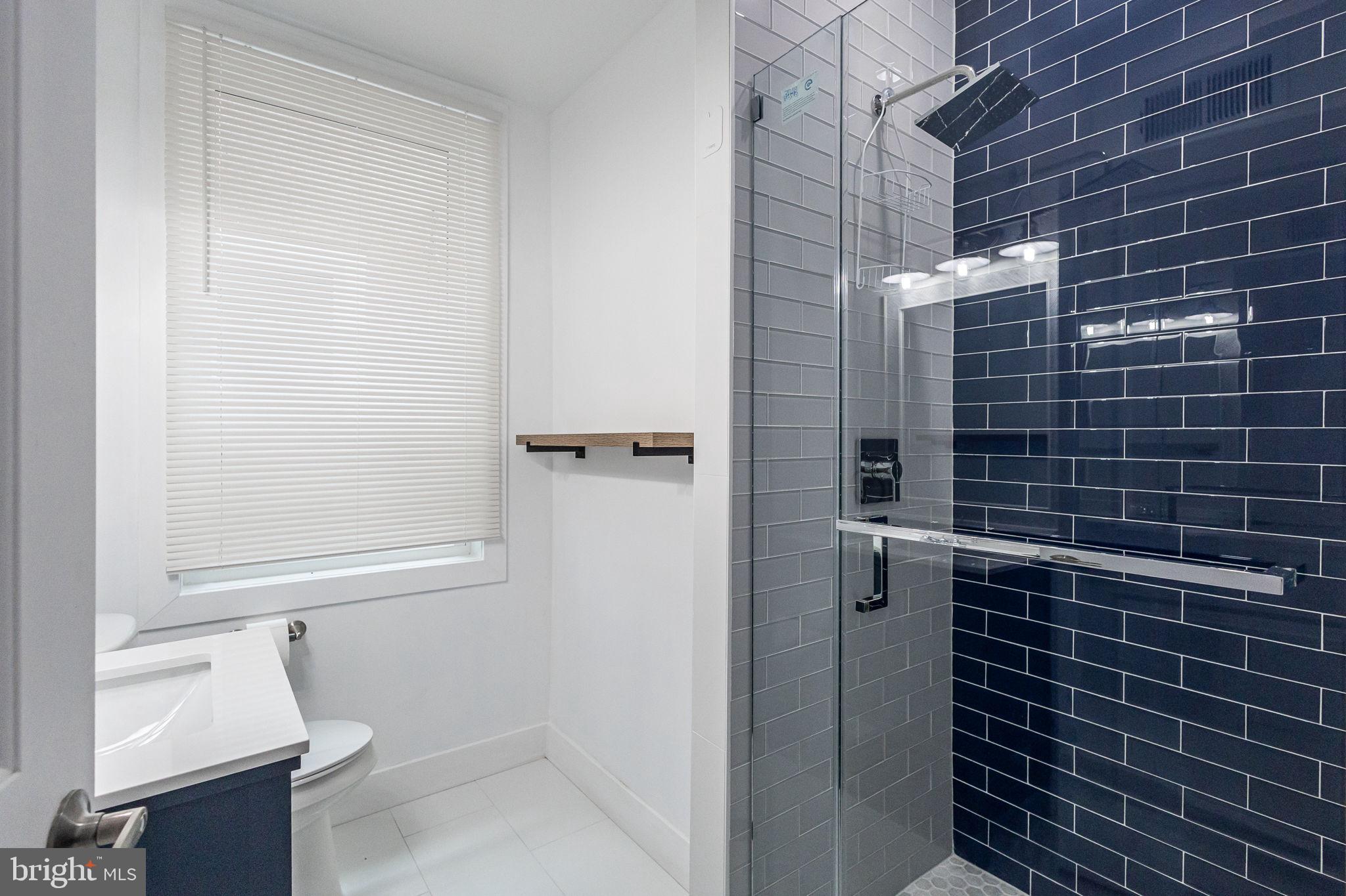 2822 North 22nd Street Philadelphia, PA 19132 - Photo 11 of 36 Full Bathroom