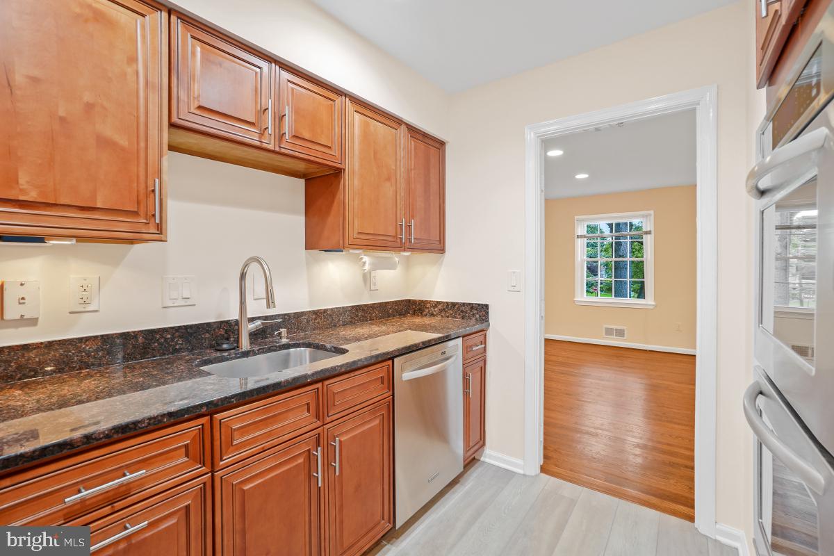 2003 Stratton Drive Potomac, MD 20854 - Photo 16 of 44