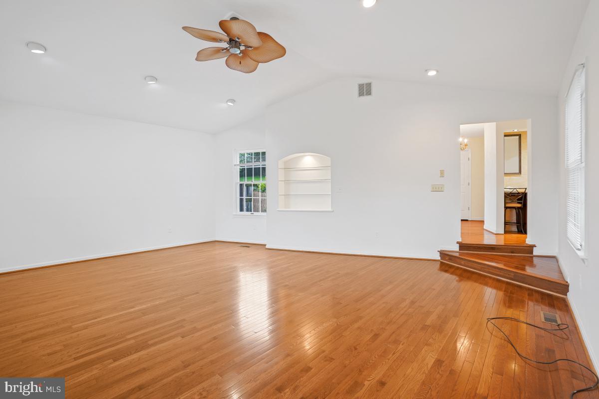 2003 Stratton Drive Potomac, MD 20854 - Photo 23 of 44