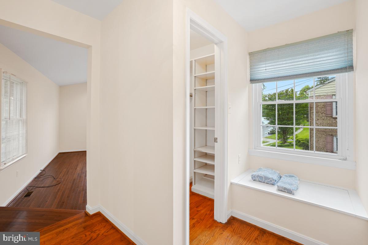 2003 Stratton Drive Potomac, MD 20854 - Photo 26 of 44 Dressing Area