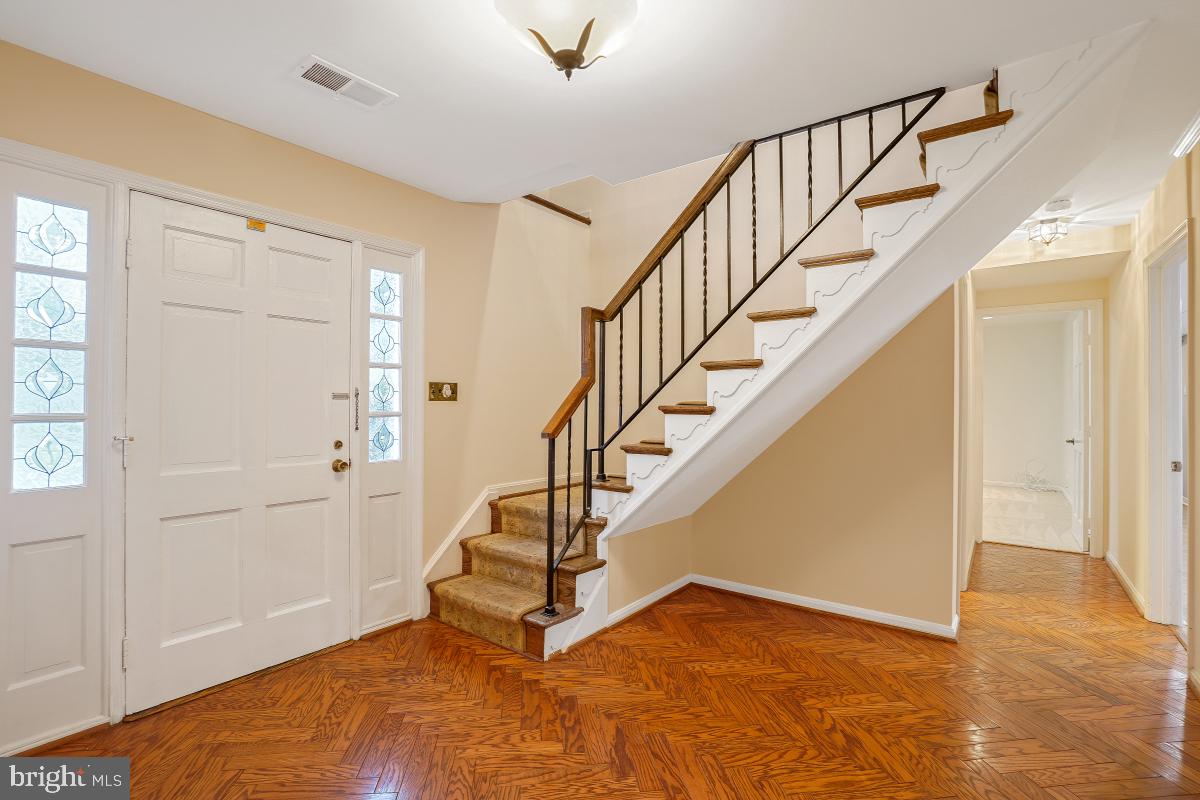 2003 Stratton Drive Potomac, MD 20854 - Photo 6 of 44