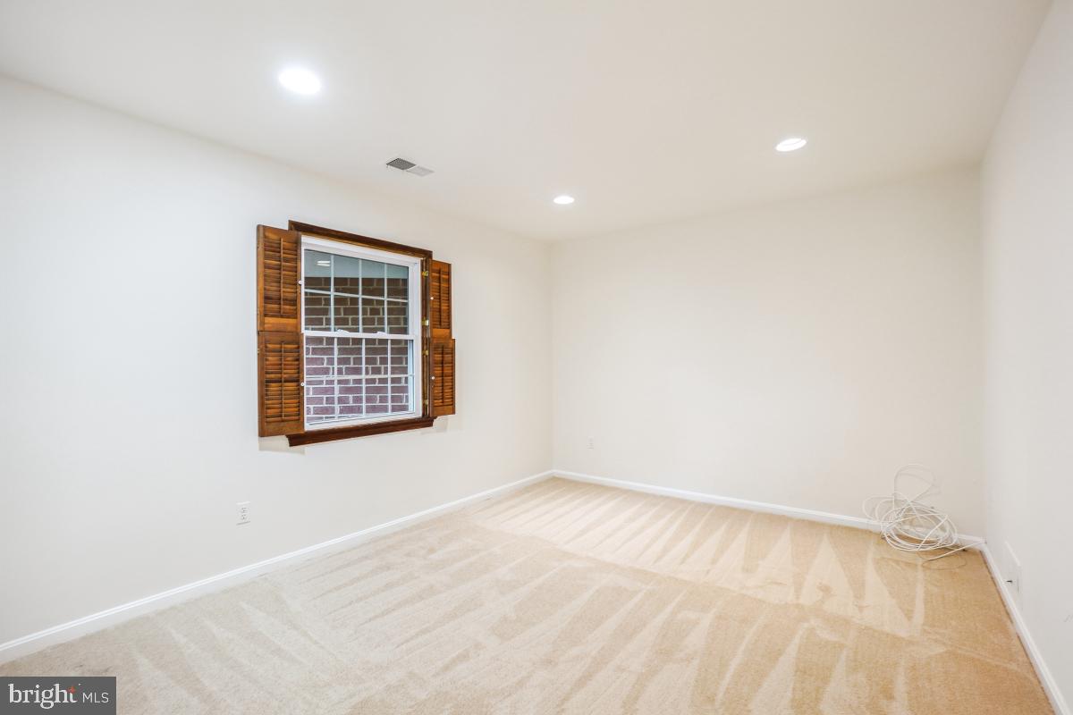 2003 Stratton Drive Potomac, MD 20854 - Photo 9 of 44 Main Level Bedroom