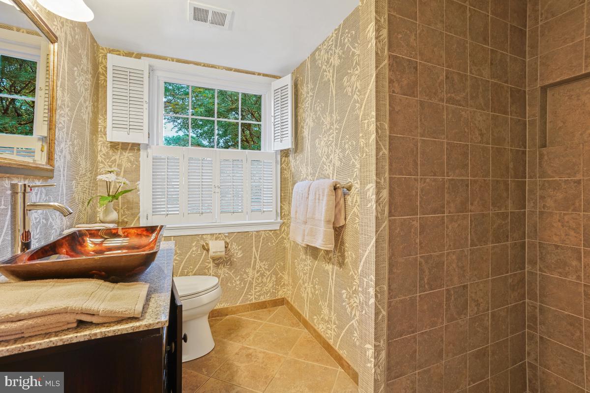 2003 Stratton Drive Potomac, MD 20854 - Photo 10 of 44 Main Level Full Bath