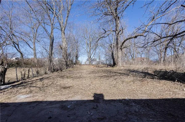 $213,000 | 2130 East 24th Street, Kansas City, MO 64127