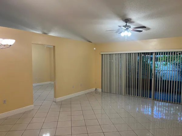 $3,450 | 520 Northwest 206th Avenue, Pembroke Pines, FL 33029